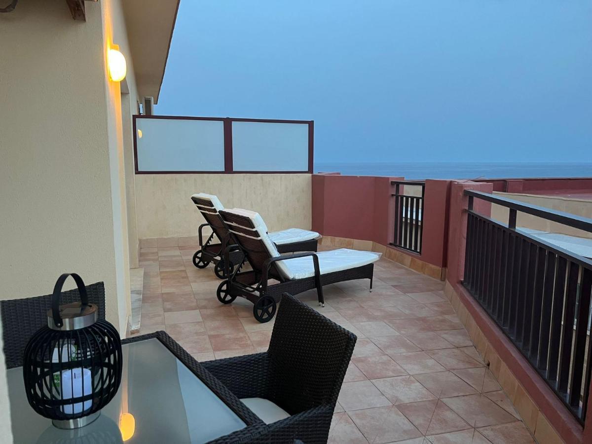 Atico En Yate Iv, Primera Linea Playa Apartment Фуeнхирола Екстериор снимка