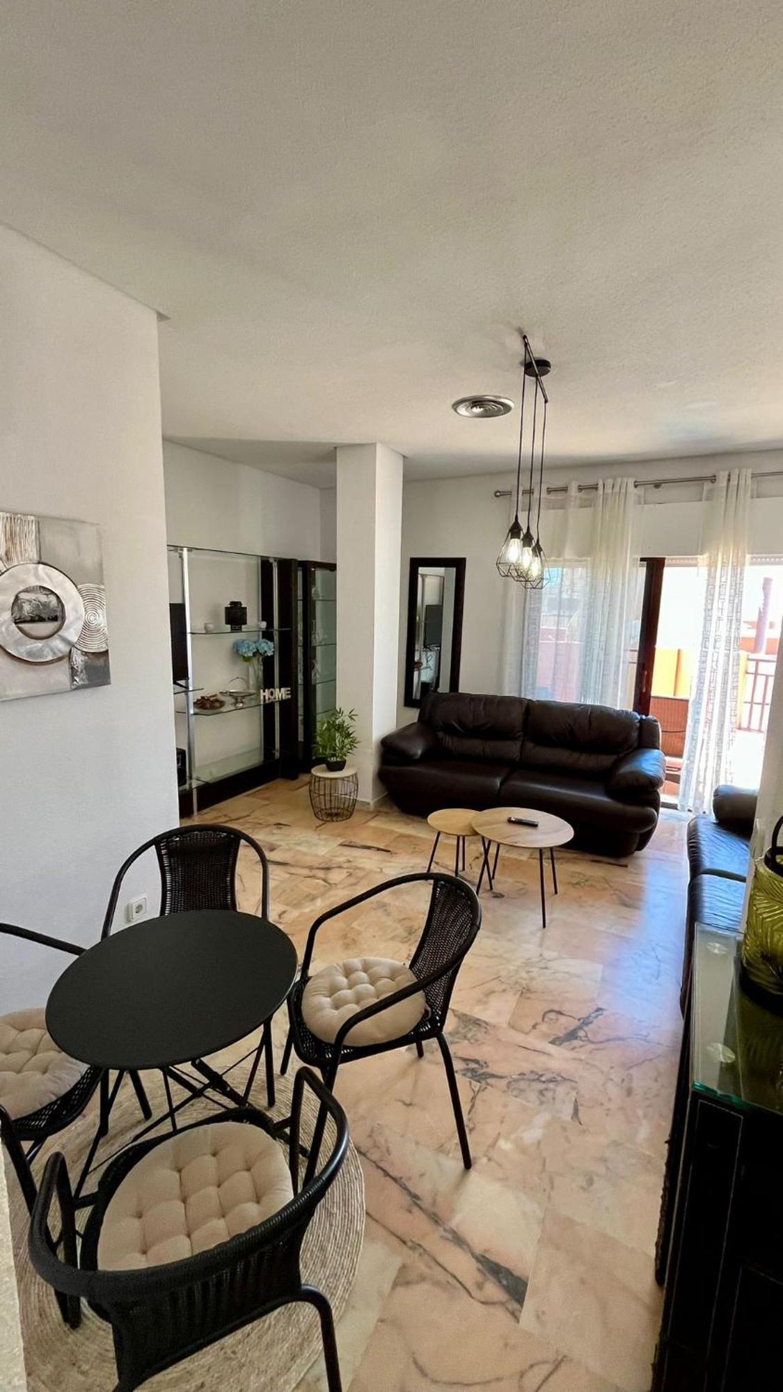 Atico En Yate Iv, Primera Linea Playa Apartment Фуeнхирола Екстериор снимка