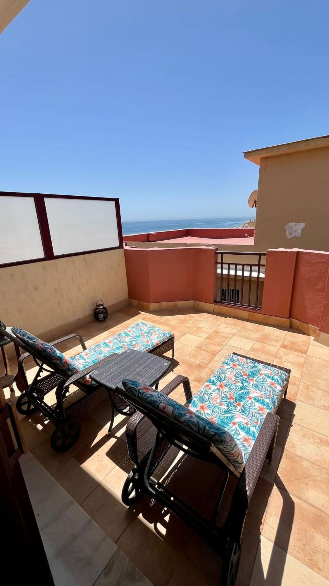 Atico En Yate Iv, Primera Linea Playa Apartment Фуeнхирола Екстериор снимка