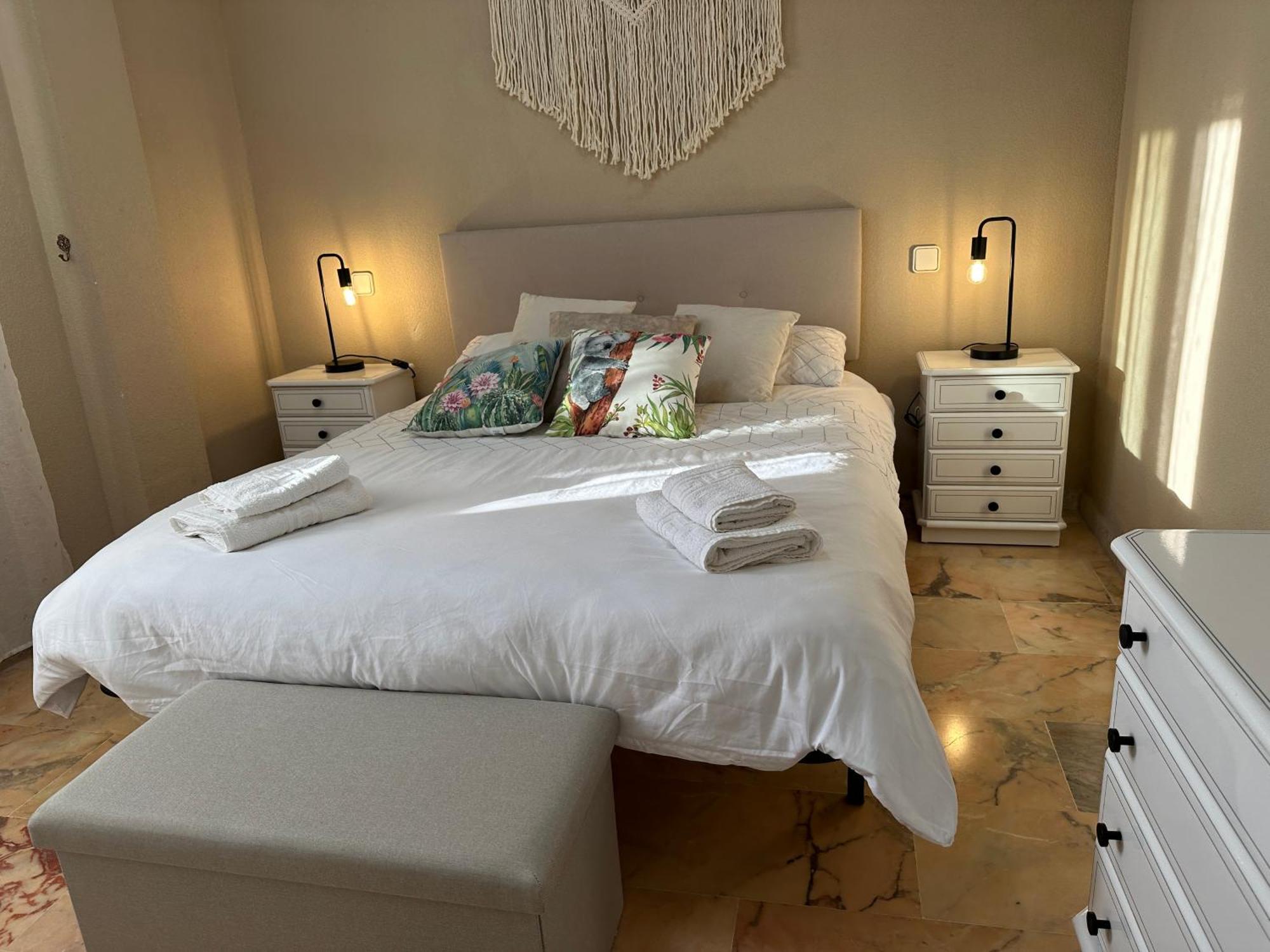 Atico En Yate Iv, Primera Linea Playa Apartment Фуeнхирола Екстериор снимка