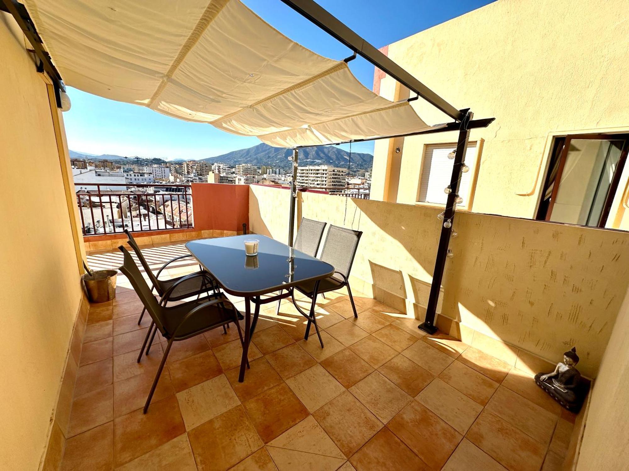 Atico En Yate Iv, Primera Linea Playa Apartment Фуeнхирола Екстериор снимка
