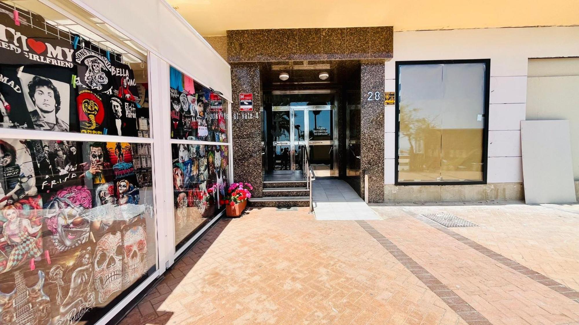 Atico En Yate Iv, Primera Linea Playa Apartment Фуeнхирола Екстериор снимка