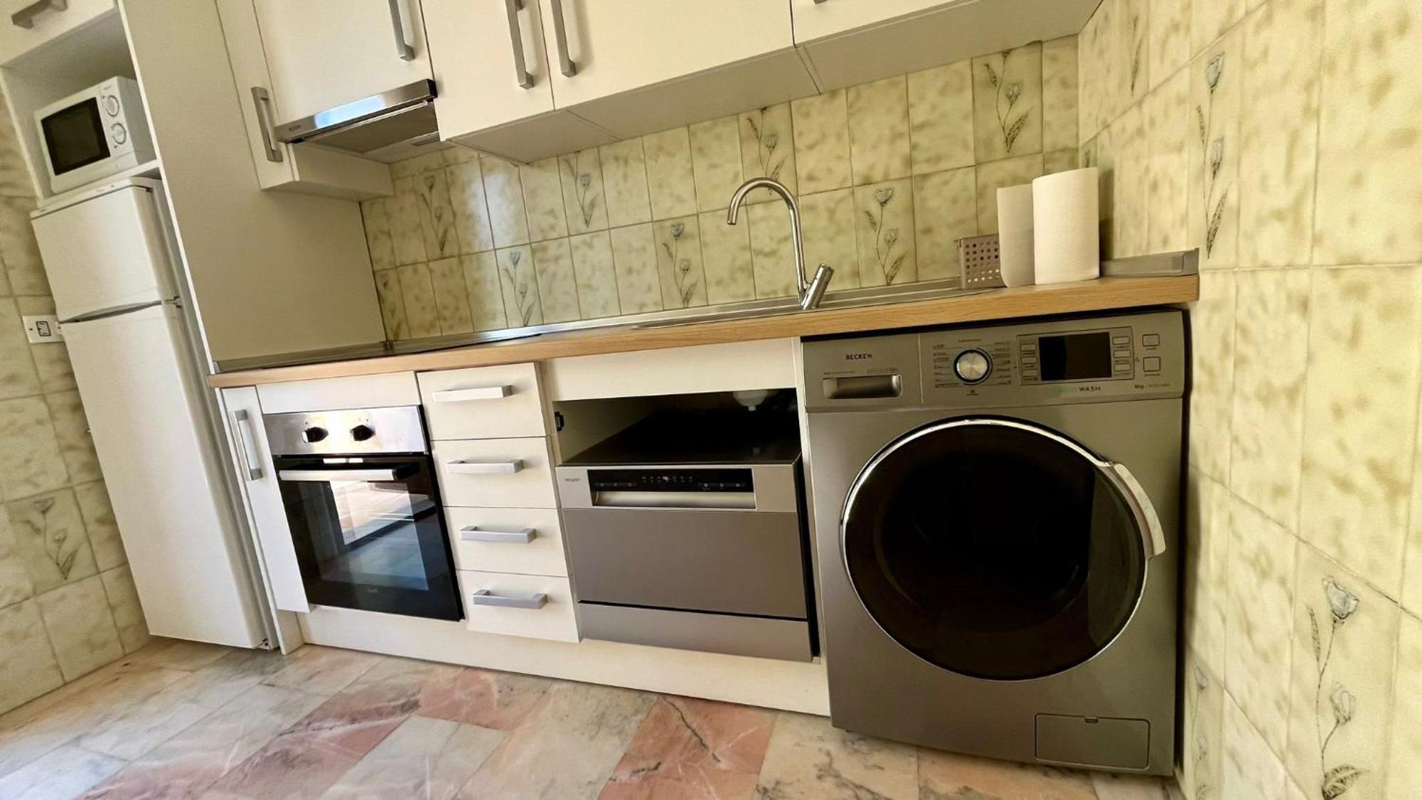 Atico En Yate Iv, Primera Linea Playa Apartment Фуeнхирола Екстериор снимка